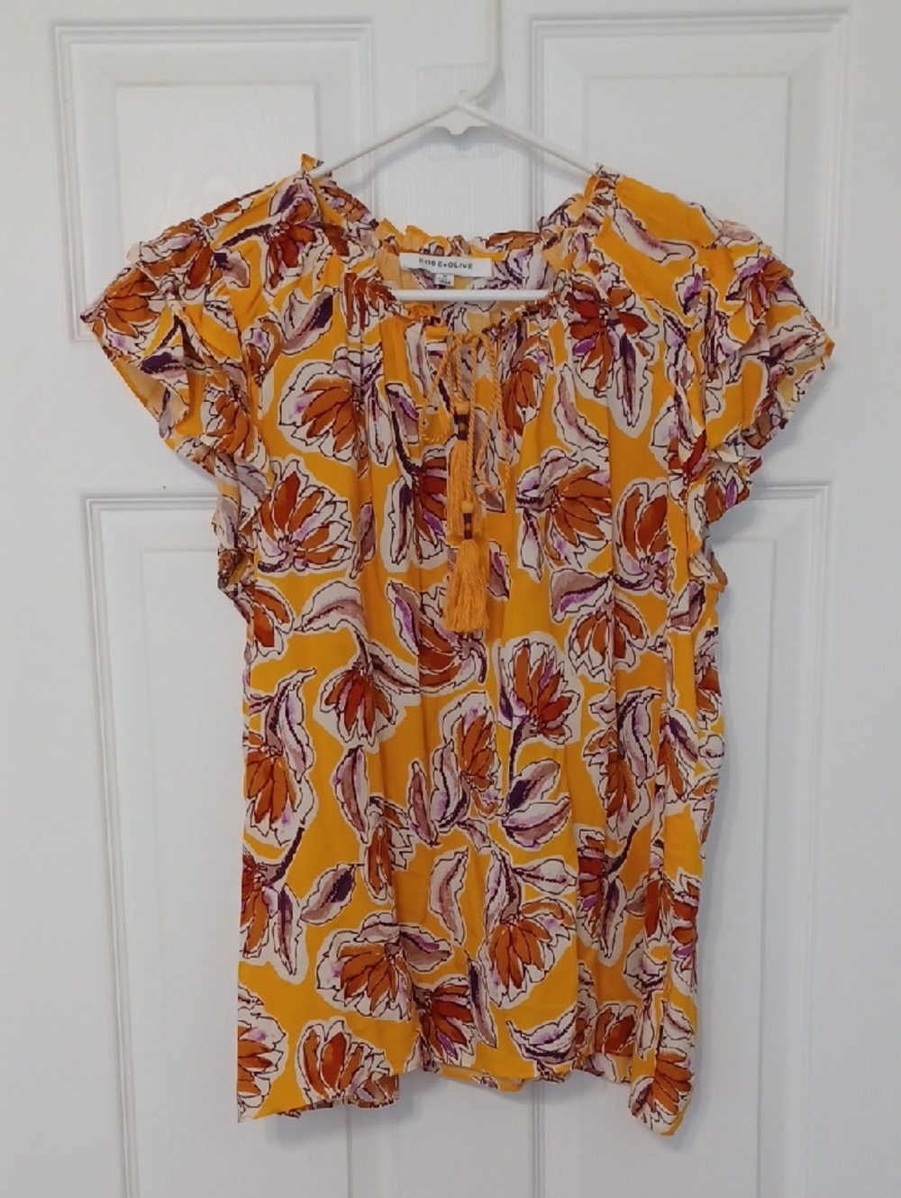 Rose + Olive Sz M, Deep, Golden Yellow Floral Tie-Neck Women’s Top